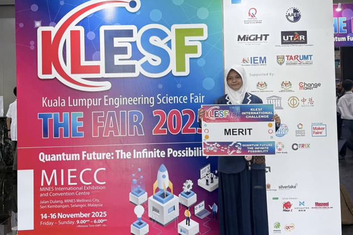 Ainun Halimah Sofianina, Kelas 9 Andalusia SMP Islam Al Ummah, Jombang.