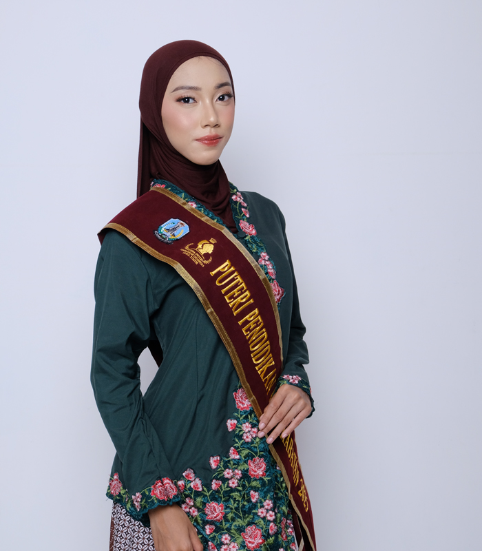 ANGGUN: Aisyah Nur Huwaidaa Elmasnuh mewakili Jombang ajang Putri Pendidikan Persahabatan Jawa Timur 2025.