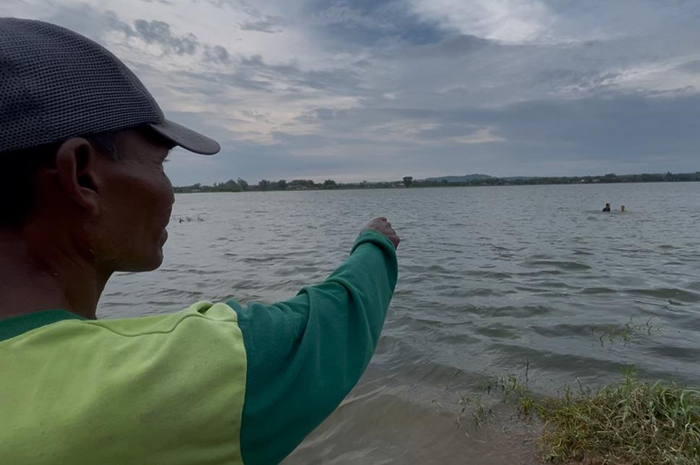 MIRIP LAUTAN: Banjir masih merendam areal sawah Dusun Ketapang Rejo, Desa Ketapang Kuning, Kecamatan Ngusikan, Jombang, Selasa, (13/1).