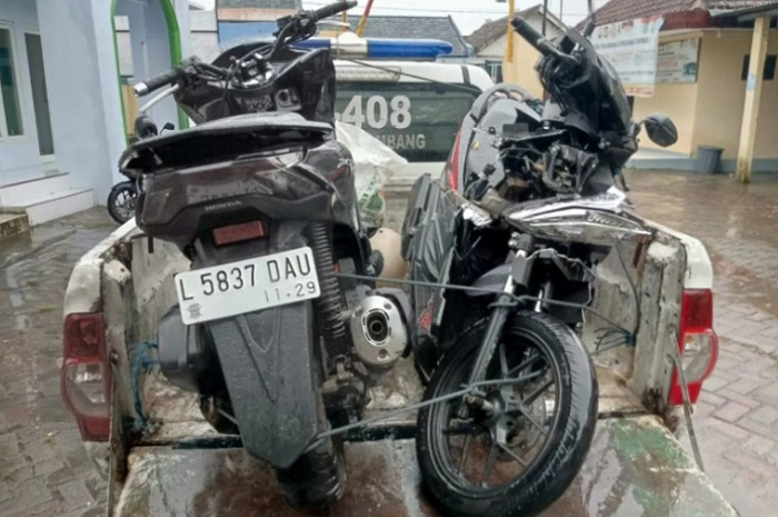 Kecelakaan lalu lintas maut melibatkan dua sepeda motor dan satu truk terjadi di Jalan Raya Ahmad Yani, Desa Japanan, Kecamatan Mojowarno, Jombang, Kamis (15/1) siang.