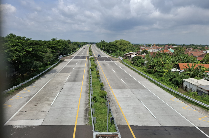 Exit tol Jombang-Mojokerto (Jomo) di Kecamatan Tembelang, Jombang.