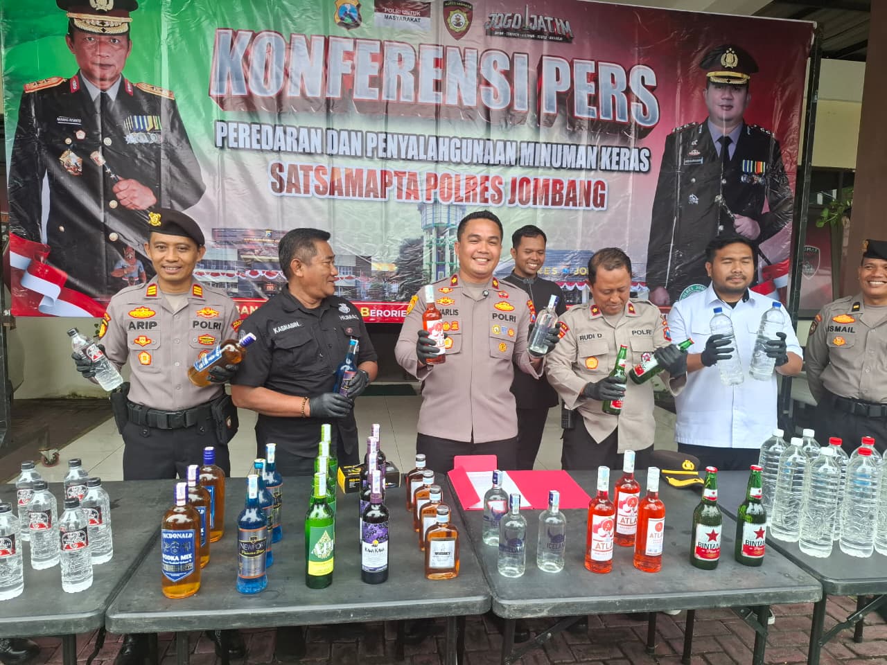 Tim Saber Miras Polres Jombang kembali melakukan penggerebekan peredaran minuman keras ilegal.