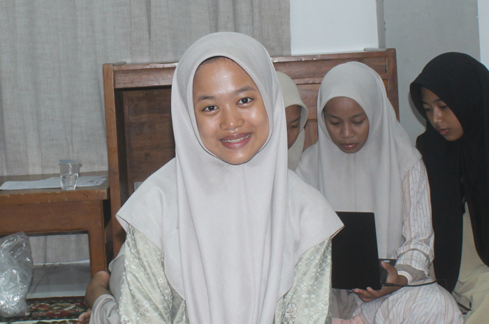 Zanumbah Chossoh Mustika Ayu, Santriwati PP Al-Madienah Denanyar, Jombang