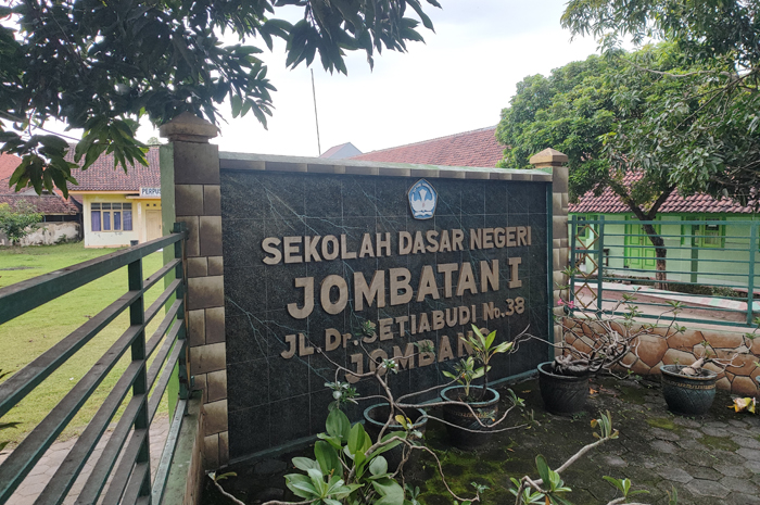 DIPILIH: Lahan SDN Jombatan 1, Kecamatan Jombang rencananya digunakan untuk KDKMP Kelurahan Jombatan, (26/1).
