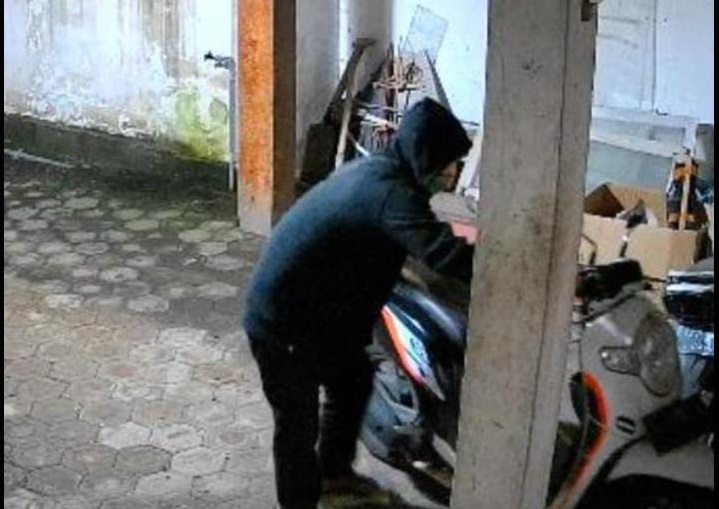 Aksi pencurian sepeda motor di Ketapangkuning, Ngusikan, Jombang