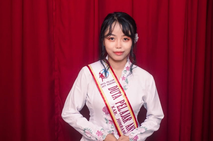 Kenes Geizha Aurelia, Kelas XI Layanan Penunjang Kefarmasian Klinis dan Komunitas (LPKKK) 2, SMK BIM Jombang