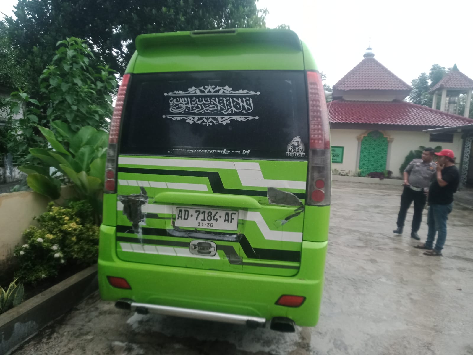 Kecelakaan lalu lintas melibatkan sepeda motor dan mobil terjadi jalur provinsi Ploso-Gedeg Desa/Kecamatan Ploso, Kabupaten Jombang, Rabu (11/2) sore.