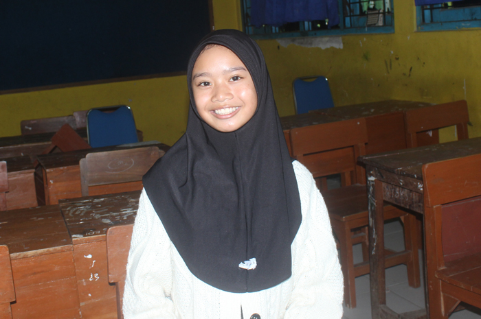 Yazmin Shofia Allifni, Kelas 8-H MTsN 9 Jombang, di Tanjunganom, Diwek, Jombang