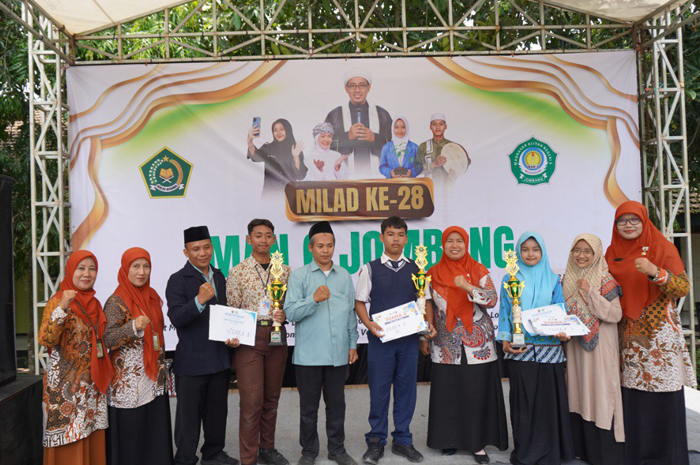 CERDAS: Juara tryout TKA yang diikuti 1.331 siswa MTs/SMP Jombang-Mojokerto.
