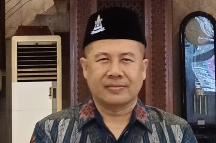 Dwi Rahmat Siswoyo SPd,  Kepala SMP A Wahid Hasyim Tebuireng, Jombang