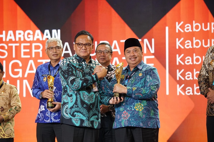 Jombang meraih kategori Sangat Inovatif dalam Innovative Government Award 2025 dari Kemendagri.