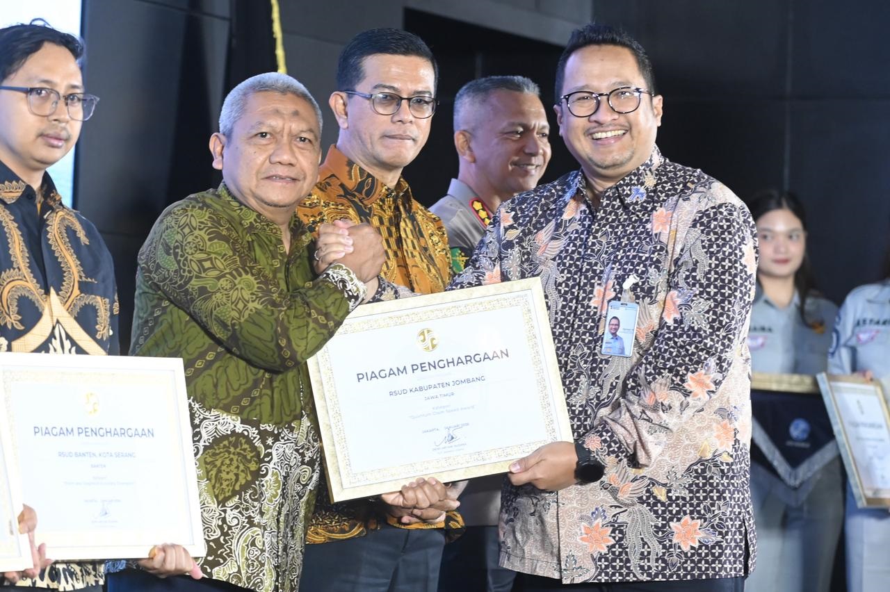 MEMBANGGAKAN: RSUD Jombang meraih penghargaan Jombang Bureaucracy Awards 2025.