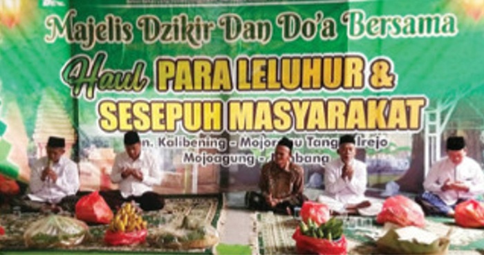 KOMITMEN MENJAGA TRADISI: Kepala Desa Tanggalrejo Dimas Wahyu Ramadhana saat menghadiri puncak acara haul, Jumat (13/2).