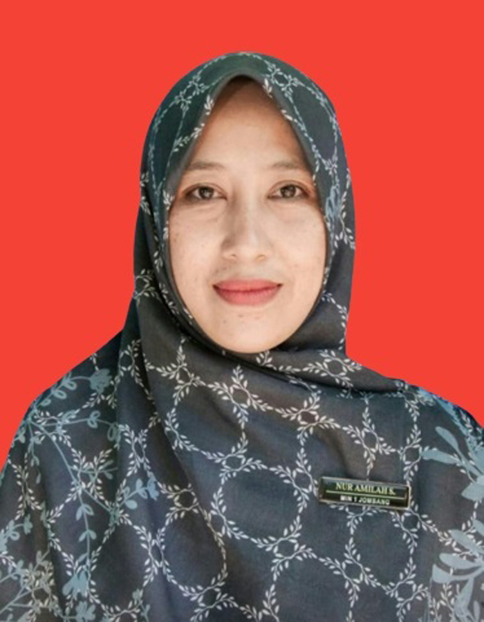 Nur Amila Sholicha, Guru MIN 1 Jombang