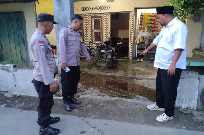 Polisi melakukan olah TKP aksi perampokan brutal terjadi di Desa/Kecamatan Sumobito, Jombang, Rabu (25/2) petang.