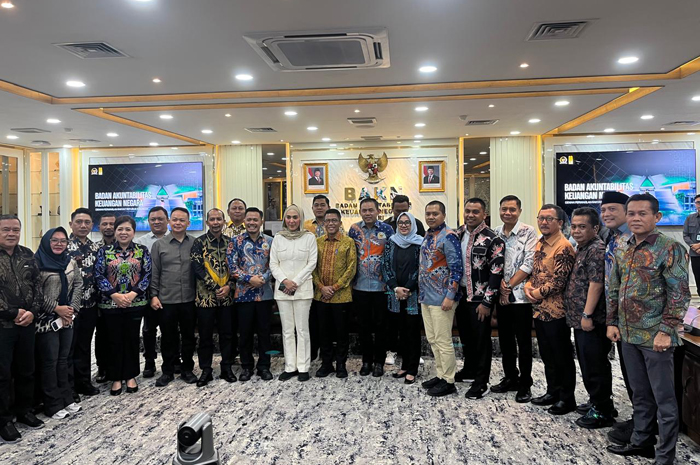 TELADAN: Wakil Ketua DPRD Jombang, HM Syarif Hidayatullah ST MMT (Gus Sentot), saat kegiatan ADKASI di Jakarta, Selasa (3/3).