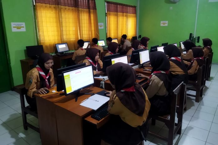 FOKUSL Pelaksanaan tryout TKA di SMPN 1 Diwek, Jombang. 