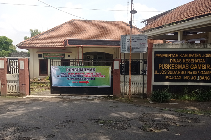 BOYONGAN: Pelayanan Puskesmas Gambiran Kecamatan Mojoagung, Jombang pindah ke Gedung Olahraga Desa Gambiran.
