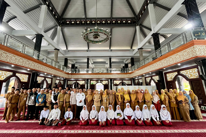 DINAS Pendidikan dan Kebudayaan Kabupaten Jombang melalui bidang Pembinaan SD menggelar kegiatan Tadarrus Alquran bagi siswa Sekolah Dasar (SD) se-Kabupaten Jombang, (23/2-6/3/2026)