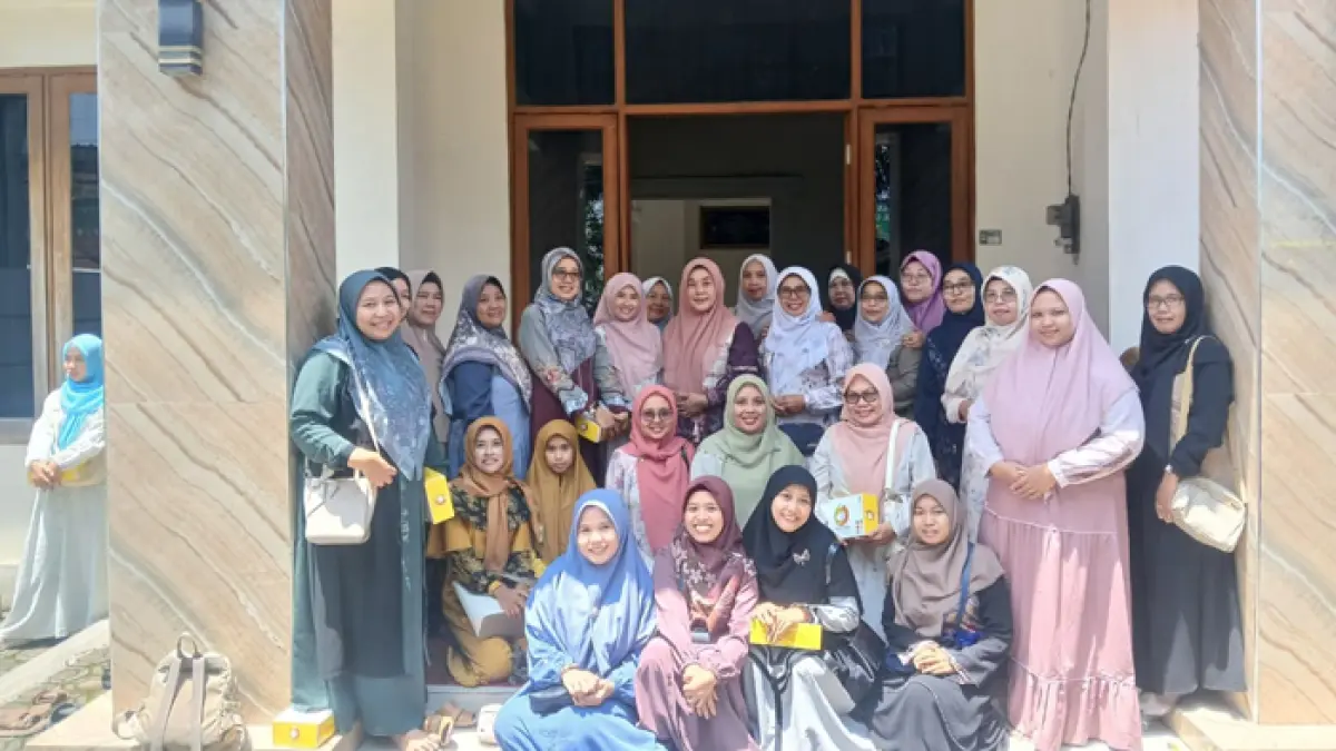 Halalbihalal siswa, guru dan pegawai MTsN 16 Jombang, Minggu (29/3).