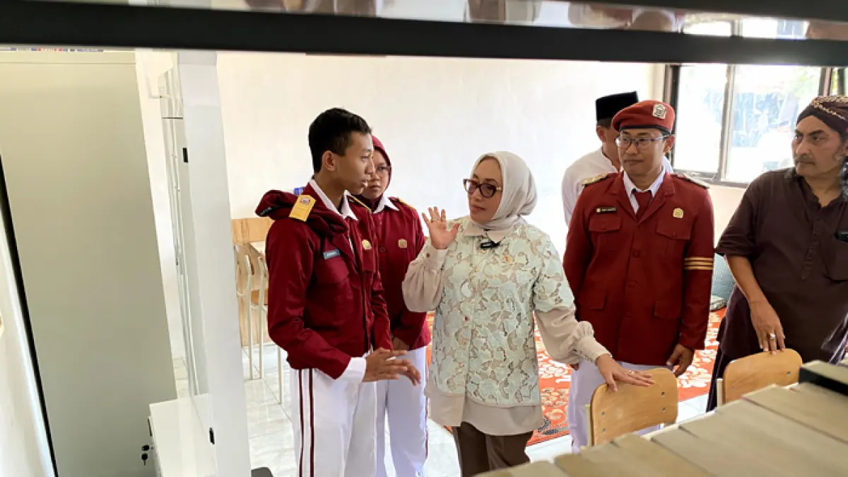 APRESIASI: Menteri Pemberdayaan Perempuan dan Perlindungan Anak (PPPA) RI, Arifah Choiri Fauzi, melakukan kunjungan kerja ke Kabupaten Jombang, Jumat (3/4). (Anggi Fridianto/Radar Jombang)