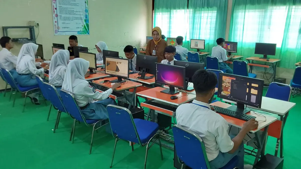 UKK menjadi salah satu syarat penting dalam penentuan kelulusan siswa SMK di Jombang. (Wenny Rosalina/Radar Jombang)