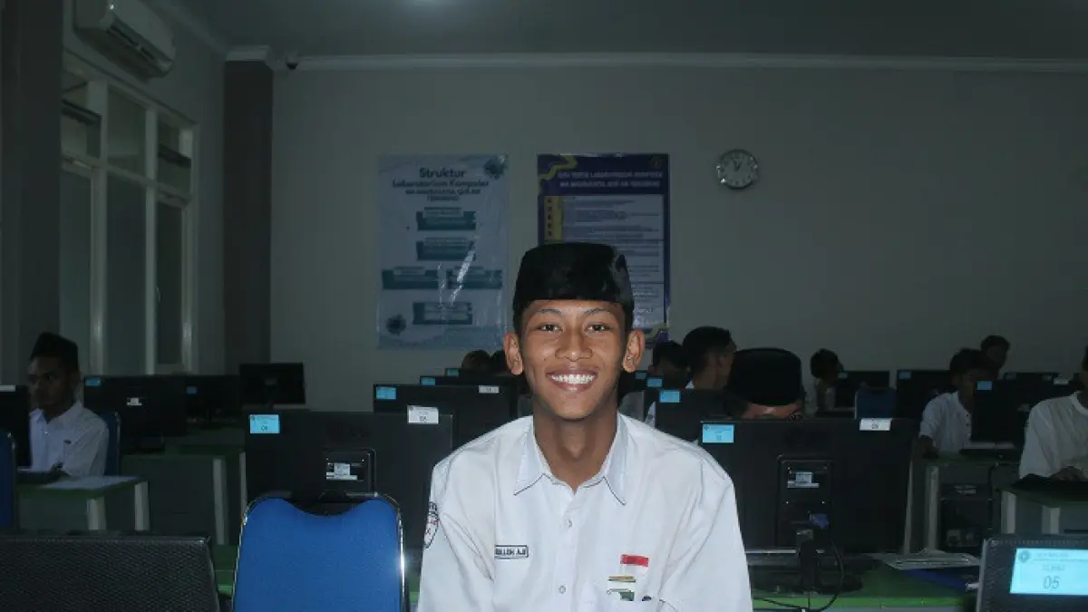 Achmad Nasrullah Aji, Kelas XI-H MA Madrasatul Quran Tebuireng, Jombang
