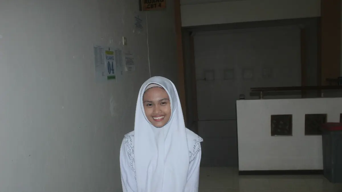 Nadia Izzatul Nafiah, Kelas X-E MA Salafiyah Syafiiyah Tebuireng, Jombang