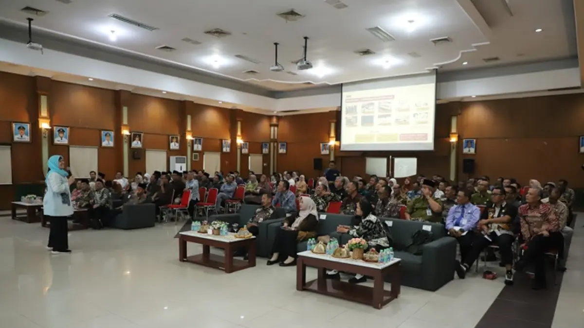 SERIUS: Pejabat Pemkab dan DPRD Jombang serius mengikuti arahan KPK. (Anggi Fridianto/Radar Jombang)