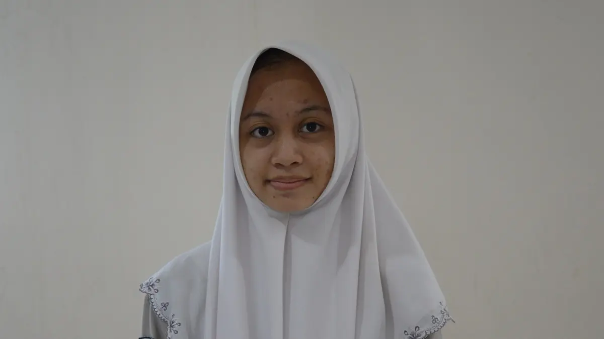 Nihayatul Laily, Kelas X II MAN 2 Jombang