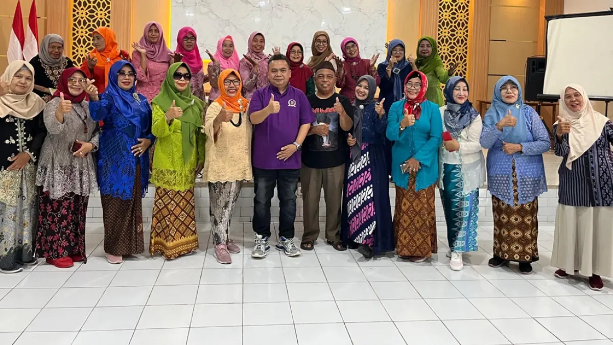 TELADAN: Wakil Ketua DPRD Jombang, HM Syarif Hidayatullah ST MMT (Gus Sentot), menghadiri peringatan Hari Kartini yang digelar PORPI Desa Candimulyo, Sabtu (25/4). (Rojiful Mamduh/Radar Jombang)