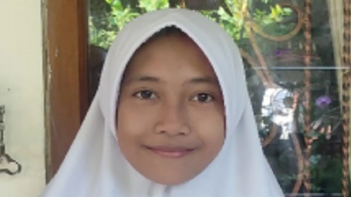 : Cinta Cantika, Kelas 8-D SMPN 2 Jogoroto
