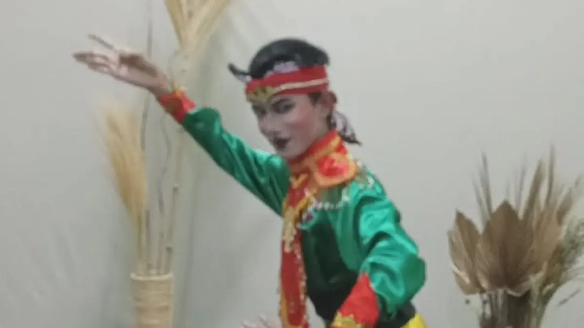 Diwalkaromi Purnama Prakoso, Kelas 8-D SMPN 2 Ngoro