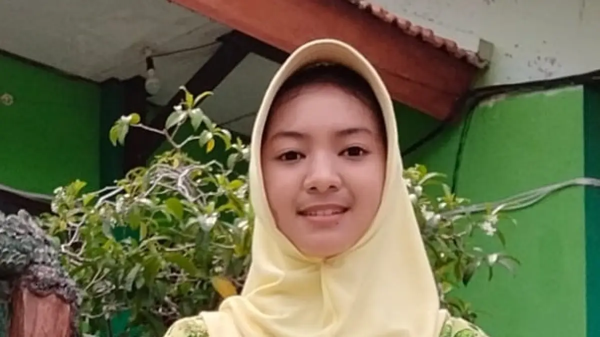 Fero Nika Fitria Agustin, Kelas 8-E SMPN 2 Kabuh