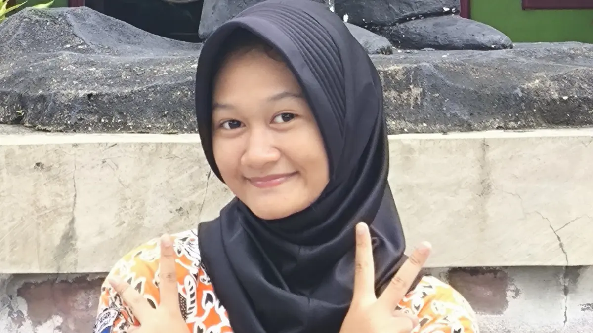 Nabila Putri Efendi, Kelas 8-A SMPN 2 Peterongan 