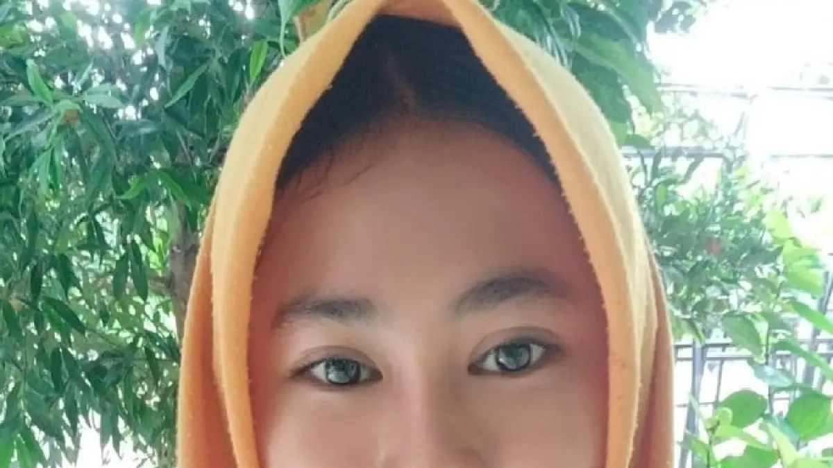 Revalina Indriani Putri, Kelas 8-C SMPN 2 Kesamben