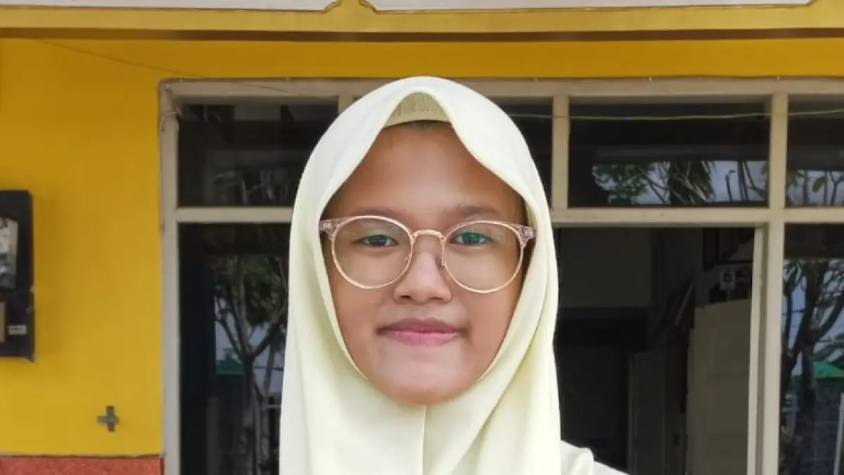 Siti Amira Ismahany, Kelas 8-E SMPN 2 Jombang