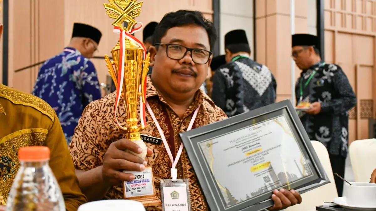 Sudarso, S.Pd., S.Kom, Kepala SMKN Wonosalam, Jombang.