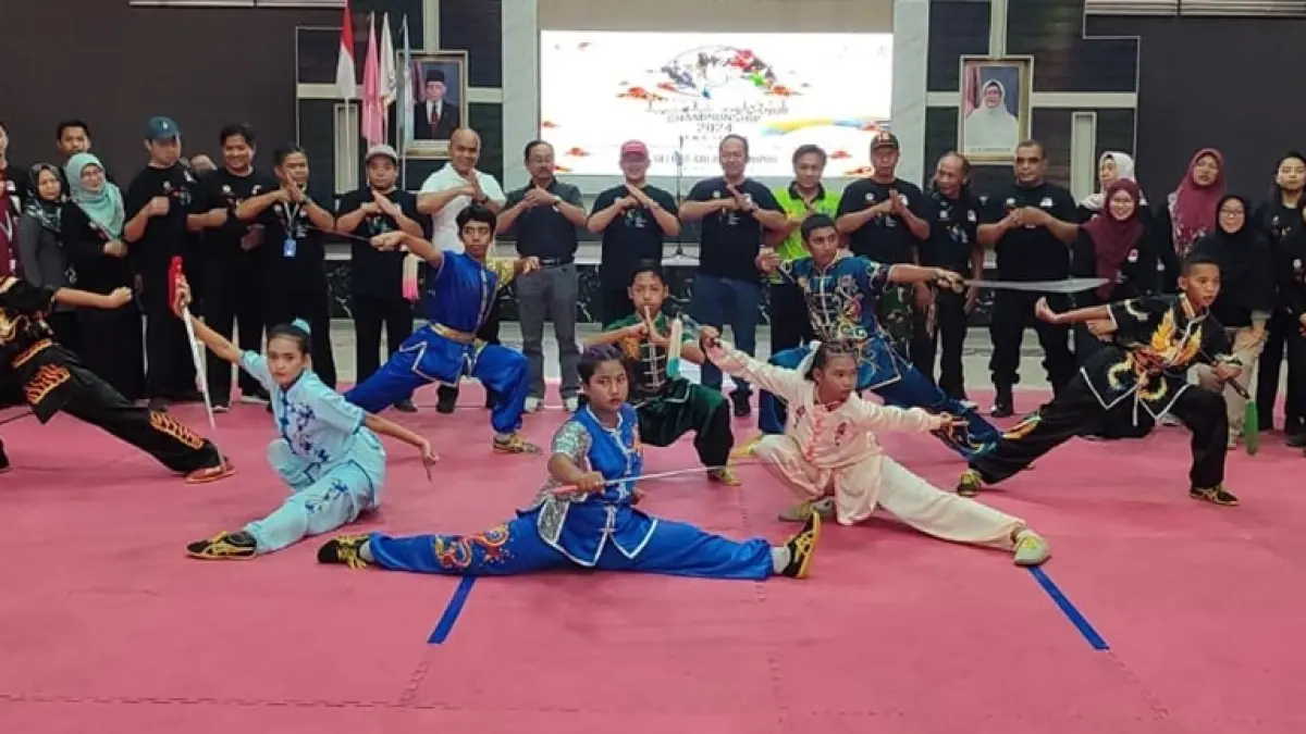 JAGOAN: Para atlet wushu Jombang saat pelepasan oleh Pengurus Wushu Indonesia (WI) Kabupaten Jombang, (1/5).