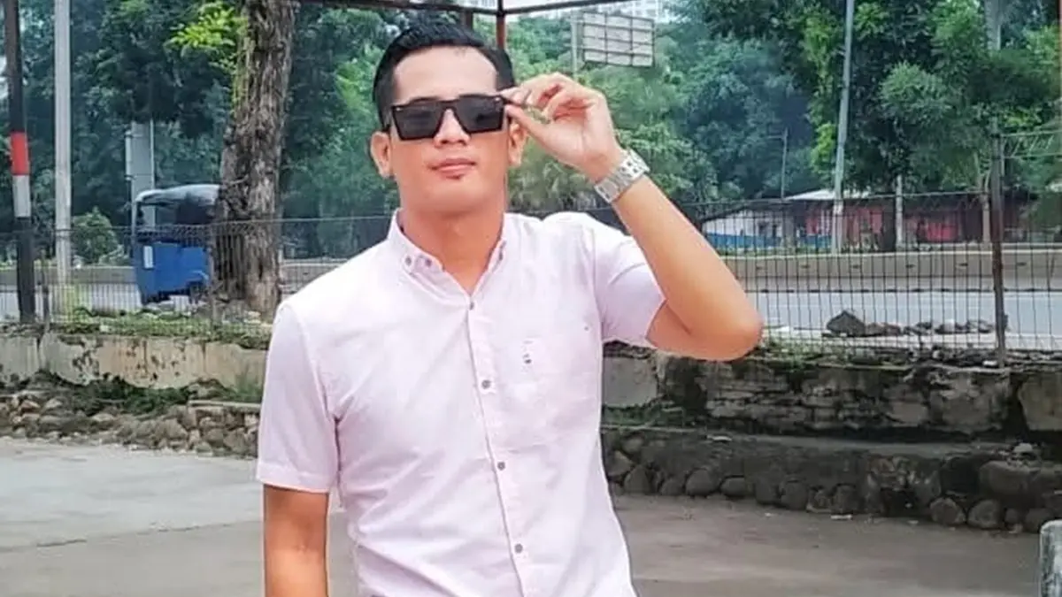 Rio Fajri ini pemilik brand penyewaan kostum ’’Rio Fajri Kostum di Jombang.