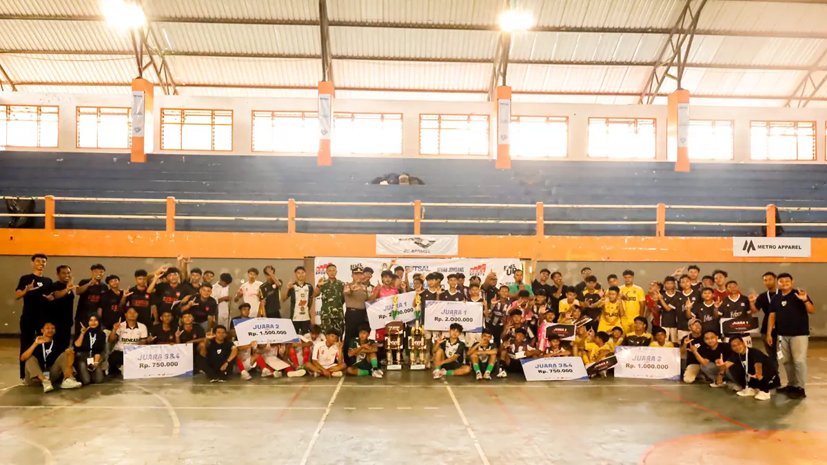 JUARA: Peraih juara Piala Afkab 2026 di GOR Merdeka Jombang, Minggu (5/4).