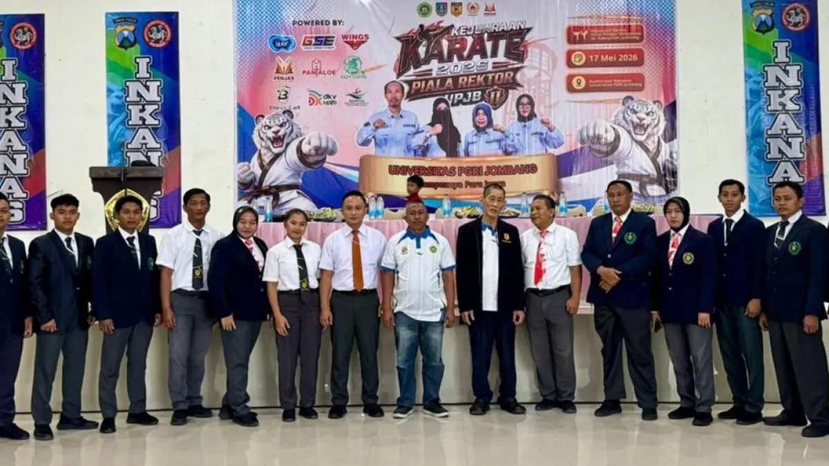 MERIAH: Kejuaraan Karate Piala Rektor UPJB II tahun 2026 sukses digelar di Auditorium Natuwar Universitas PGRI Jombang (UPJB) Jombang, Sabtu (17/5). (Wenny Rosalina/Radar Jombang)
