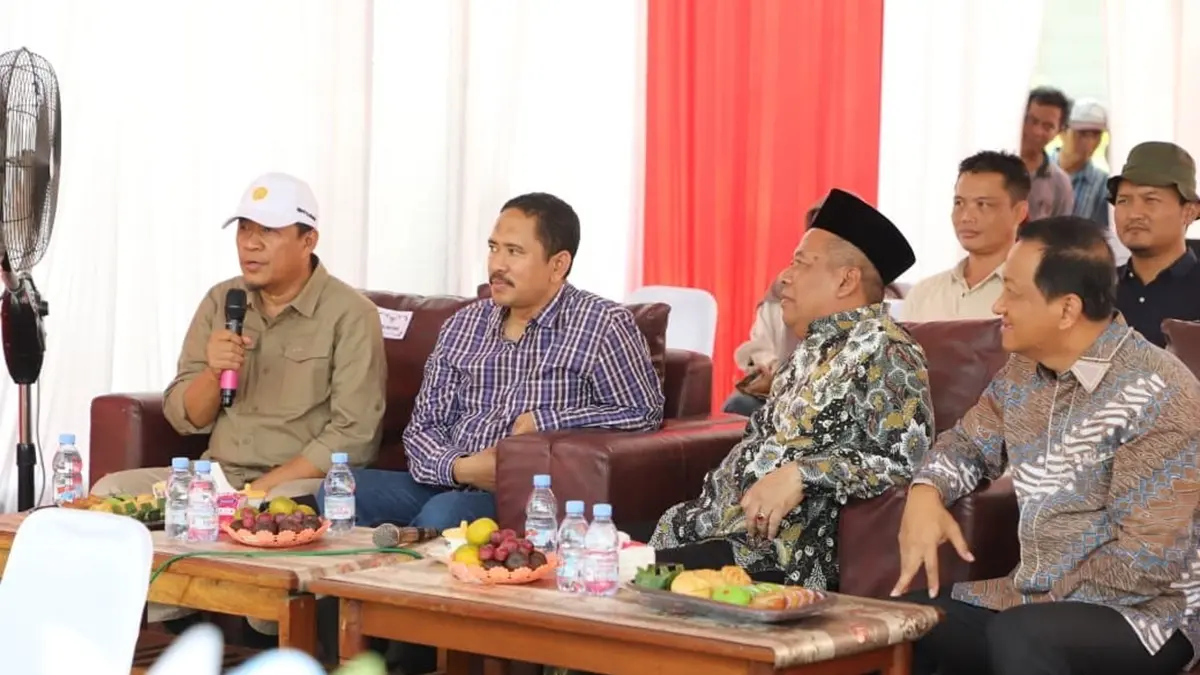 GAYENG: GM PT SGN PG Tjoekir, Abdul Azis Purmali, bersama Wabup Salmanudin, Sekdakab Jombang Agus Punomo dan Kepala Disperta Much Rony.