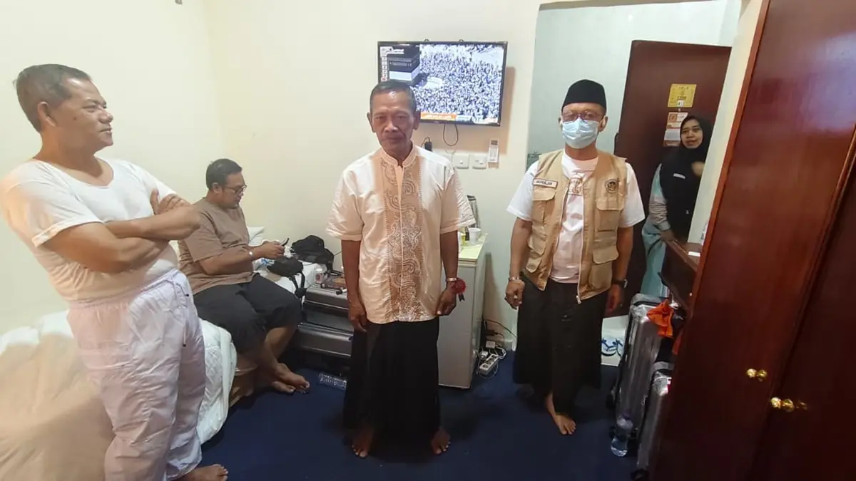 PANTAU: Menteri Haji dan Umrah KH Irfan Yusuf Hasyim (Gus Irfan) memantau kesiapan jemaah indonesia, khususnya Jombang, pada Sabtu, (23/5).