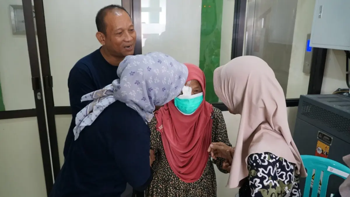 SINERGI: Direktur RSUD Ploso, dr Muhammad Vidya Buana MH, bersama tim Perdami Jawa Timur, Sabtu (23/5). (Anggi Fridianto/Radar Jombang)