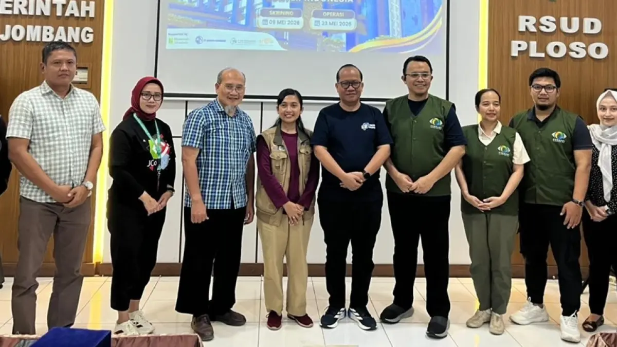 SINERGI: Direktur RSUD Ploso, dr Muhammad Vidya Buana MH, bersama tim Perdami Jawa Timur, Sabtu (23/5). (Anggi Fridianto/Radar Jombang)
