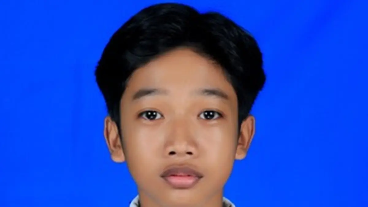 Revano Galang, Kelas IX A SMP Taman Dewasa