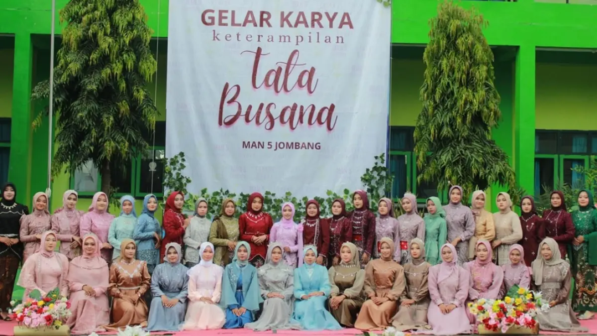 ELEGAN: Produk Program Keterampilan Tata Busana MAN 5 Jombang. (Wenny Rosalina/Radar Jombang)