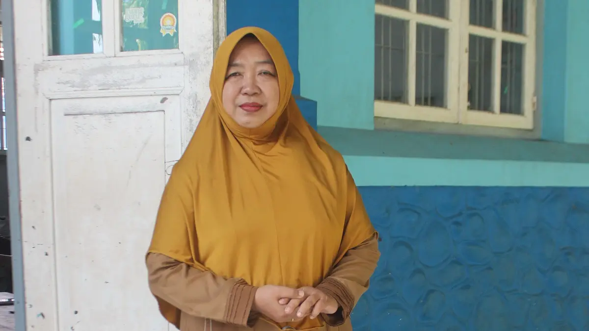 Wenny Wardhani, Gr, guru SMAN 3 Jombang 