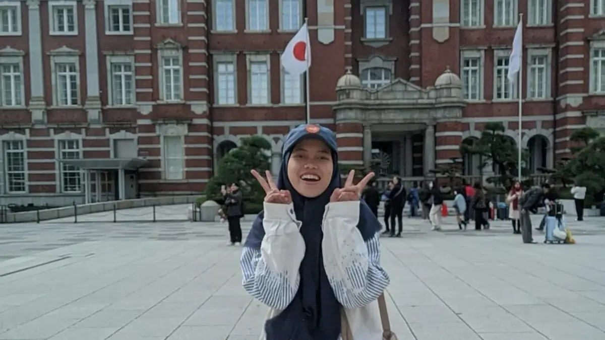 SENANG: Dwi Khoiruni’mah warga Gadingmangu Kecamatan Perak, Jombang yang kini bekerja di Prefektur Nagasaki, Jepang.